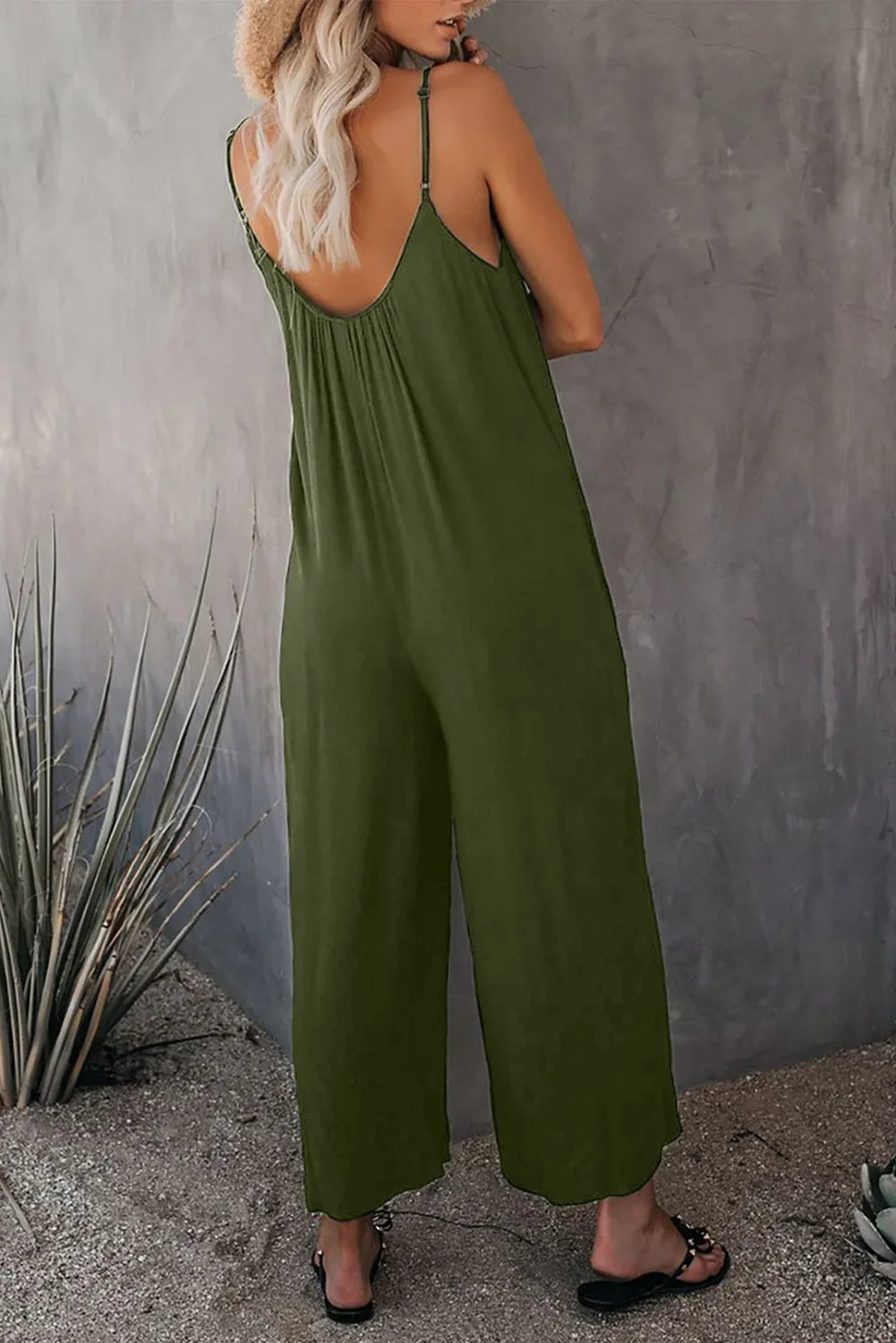 Luna | Relaxed Wide Leg Summer Jumpsuit with Pockets Elegant V-Neck Sleeveless Romper Comfortable Boho Casual One-Piece 1