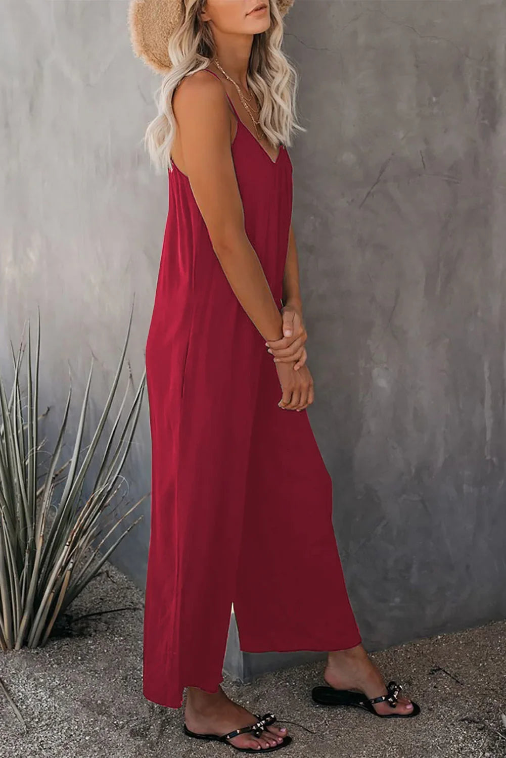 Luna | Relaxed Wide Leg Summer Jumpsuit with Pockets Elegant V-Neck Sleeveless Romper Comfortable Boho Casual One-Piece 2
